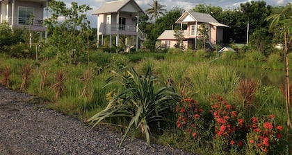 Baansuan Keb Tawan Resort