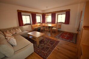 Apartment, 2 Bedrooms, Bathtub (Verwall) | Living area | 81-cm flat-screen TV with cable channels, TV, table tennis