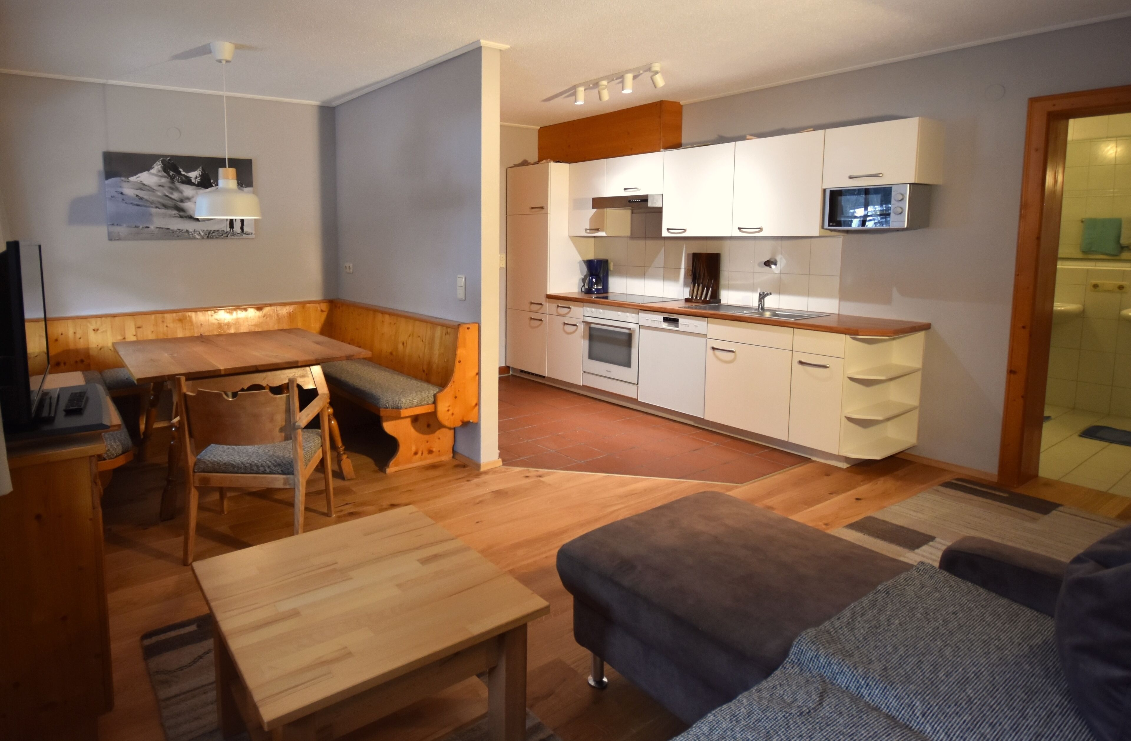 經典公寓, 2 間臥室 (Malfon) | 起居區 | 81-公分平面電視、有線頻道、電視、乒乓球