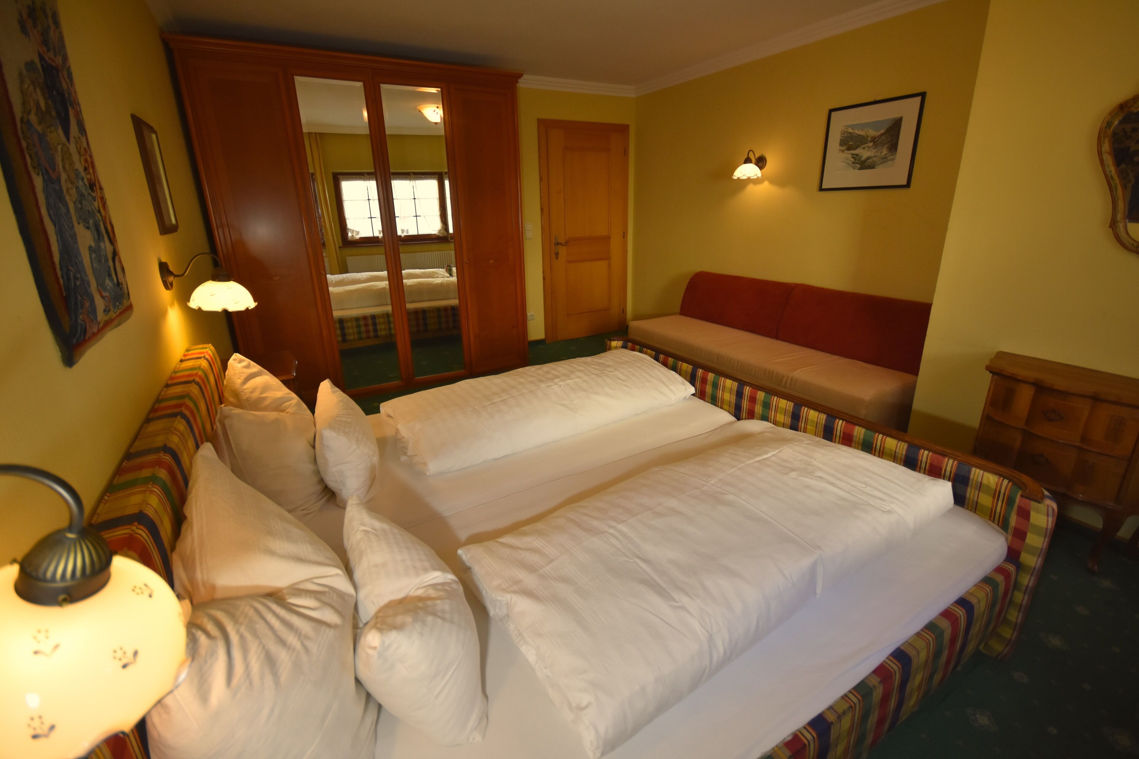 Huoneisto, 2 makuuhuonetta, kylpyamme (Verwall) | 1 makuuhuone, ylelliset vuodevaatteet, yksilöllisesti sisustettu