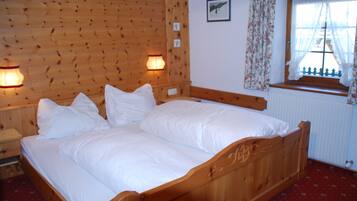 Apartment, 2 Schlafzimmer (Verwall) | 1 Schlafzimmer, hochwertige Bettwaren, individuell dekoriert