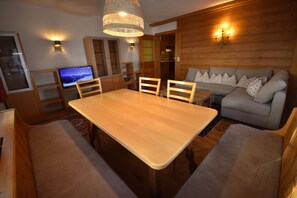 Apartamento, 2 habitaciones, bañera (Verwall) | Servicio de comidas en la habitación