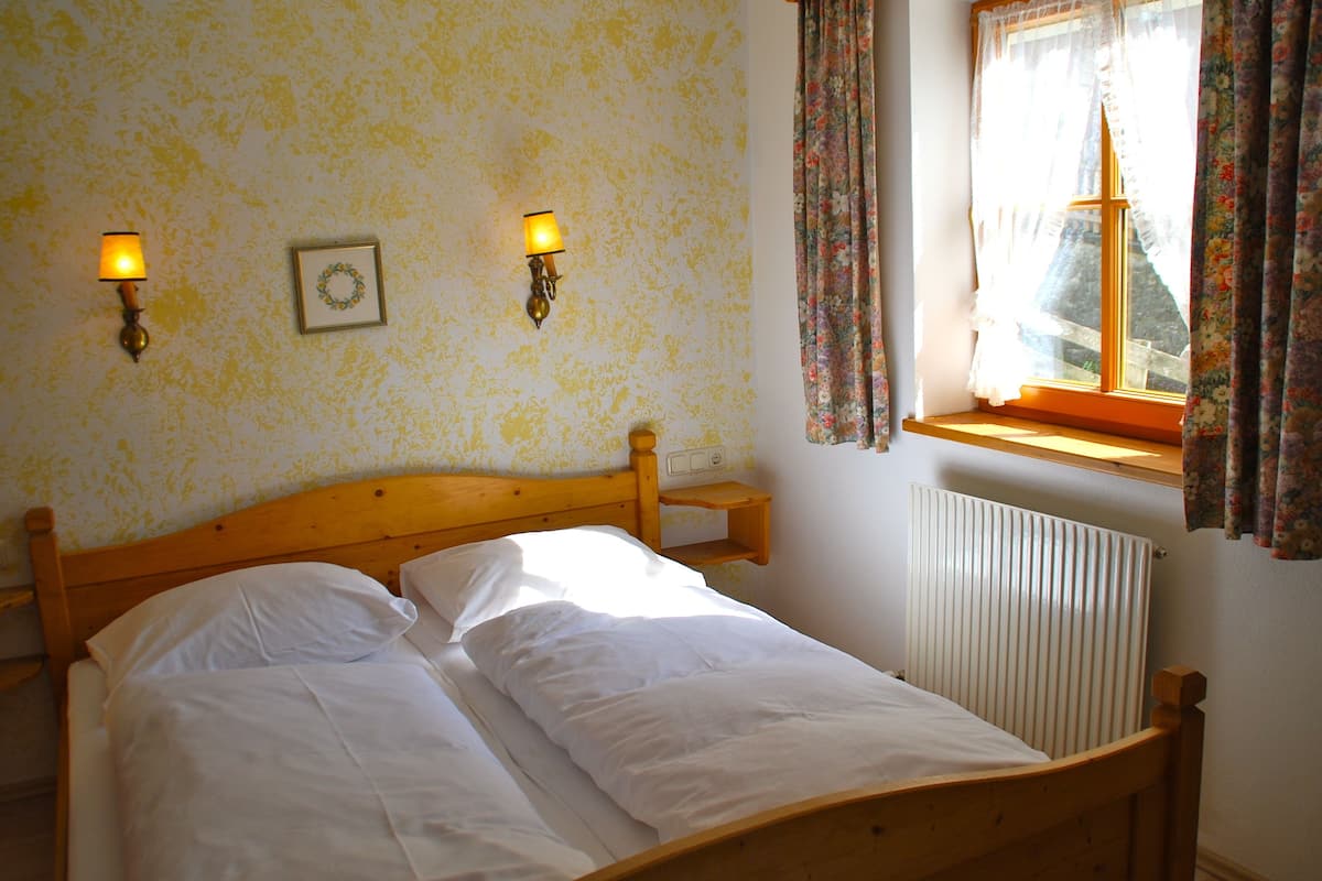 1 bedroom, premium bedding, individually decorated