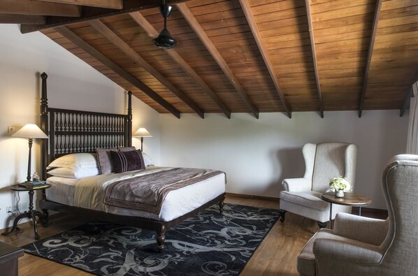 Habitación doble Deluxe, 1 cama Queen size, vista al jardín | Ropa de cama de alta calidad, escritorio, insonorización y wifi gratis