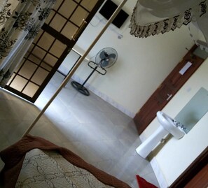 Minibar, free WiFi - Market View Hotel Taveta (Taveta)