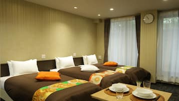 Japanese Sty. Connecting Rooms (1 Room with 3 Single Beds and 1 Room with 2 Single Beds and 1 Futon) | Living area | Flat-screen TV