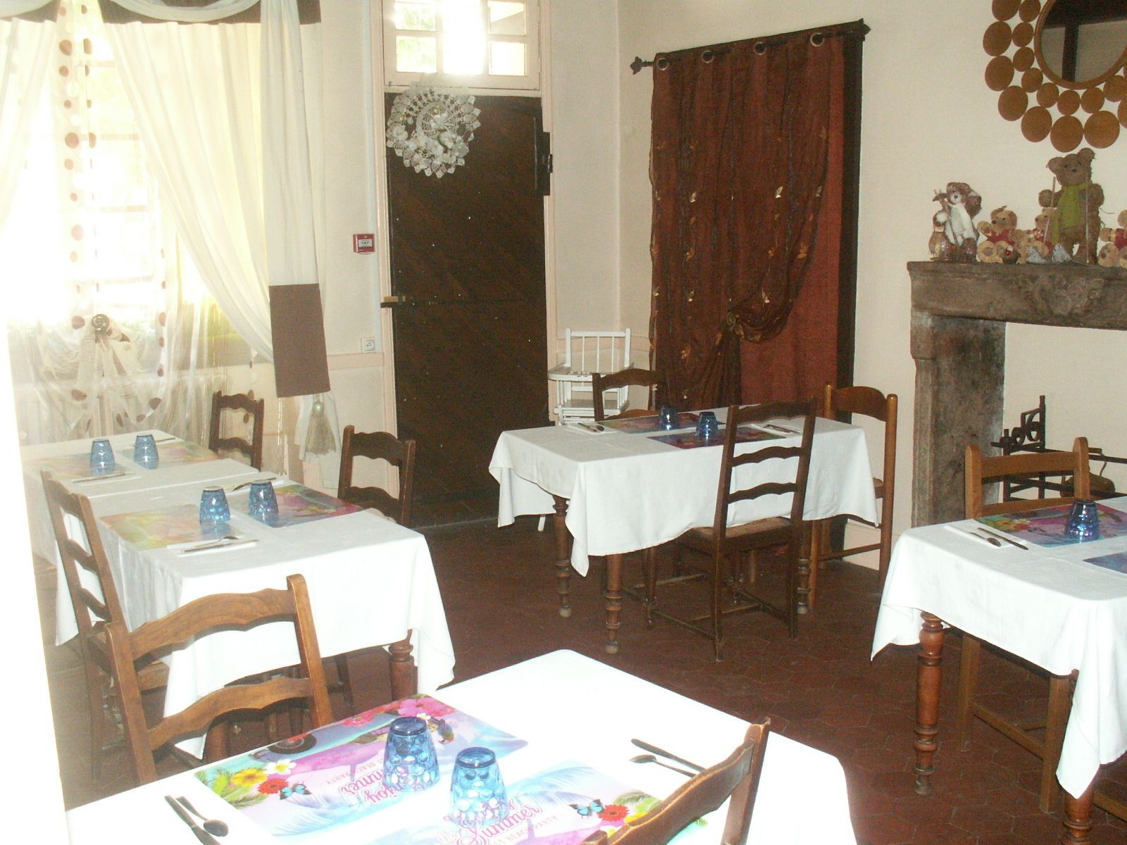 daily continental breakfast (eur 6.50 per person)