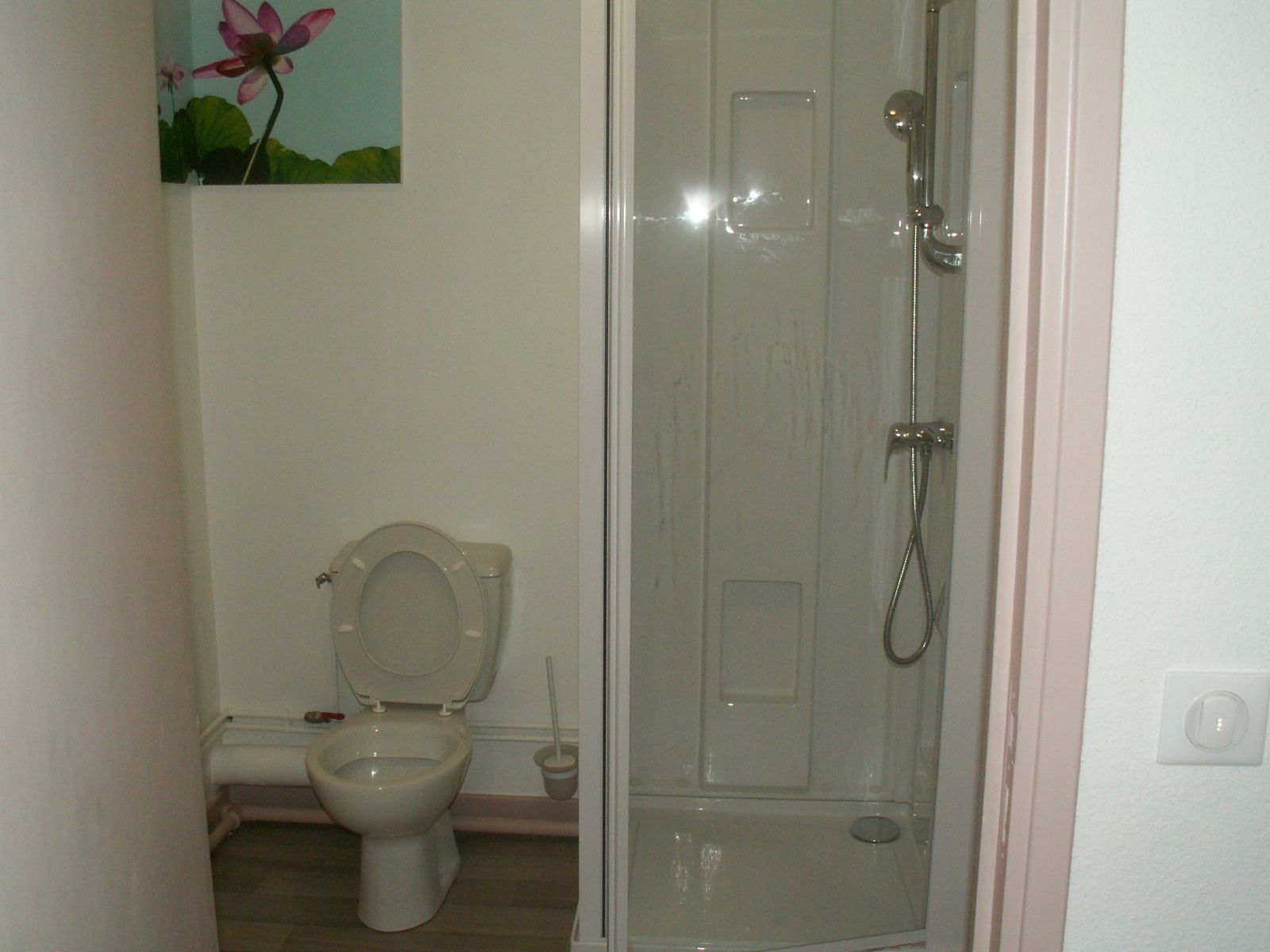 individually decorated, individually furnished, desk, blackout curtains