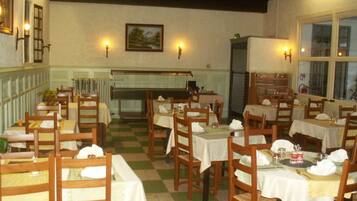 Lunch and dinner served, French cuisine