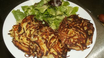 Comida y bebida