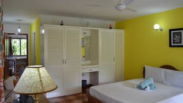 Standard Bungalow | Free WiFi, bed sheets