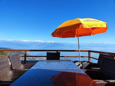 Everest Manla Resort
