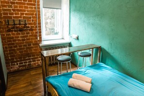 Luxe tweepersoonskamer, privébadkamer | Luxe beddengoed, verduisterende gordijnen, een strijkplank/strijkijzer