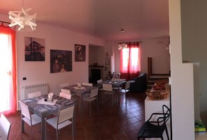 Free daily continental breakfast  - B&B villa zia Febronia (Patti)