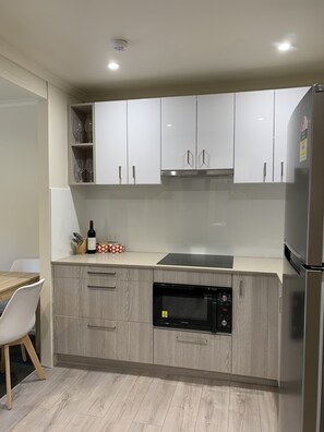 Economy Studio, Mountain View | Private kitchen