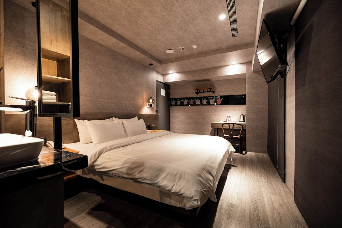 design double room, 1 bedroom | premium bedding, desk, free wifi, bed sheets