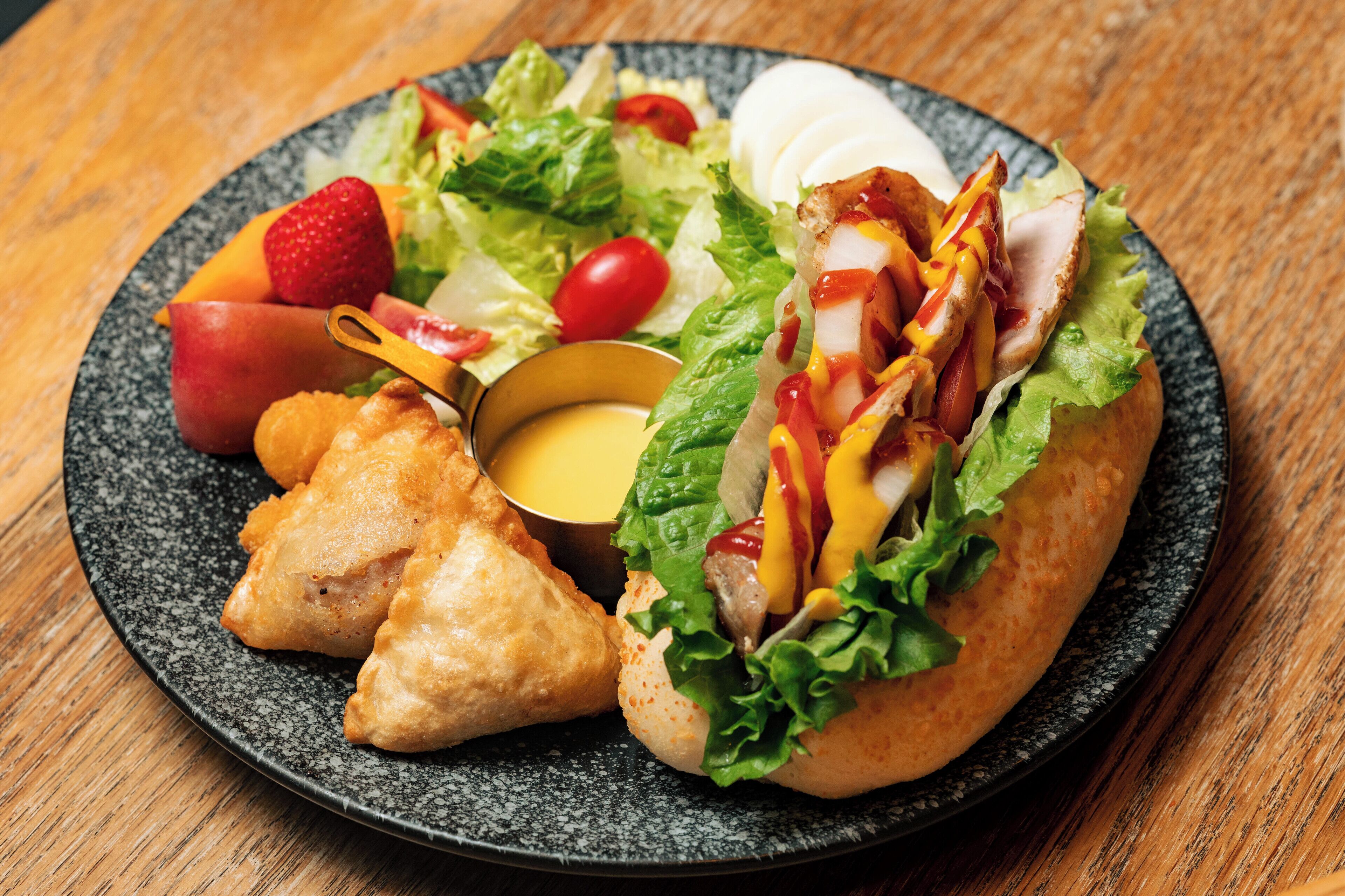 daily cooked-to-order breakfast for a fee