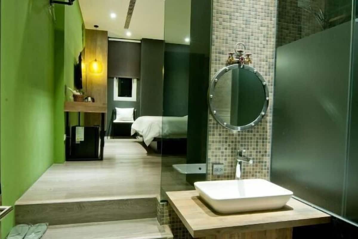 Premium bedding, desk, free WiFi, bed sheets