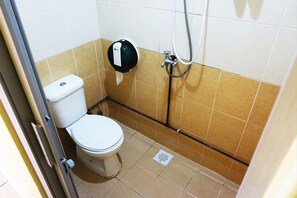 Bathroom - Greendili Backpackers Hostel (Singapore)