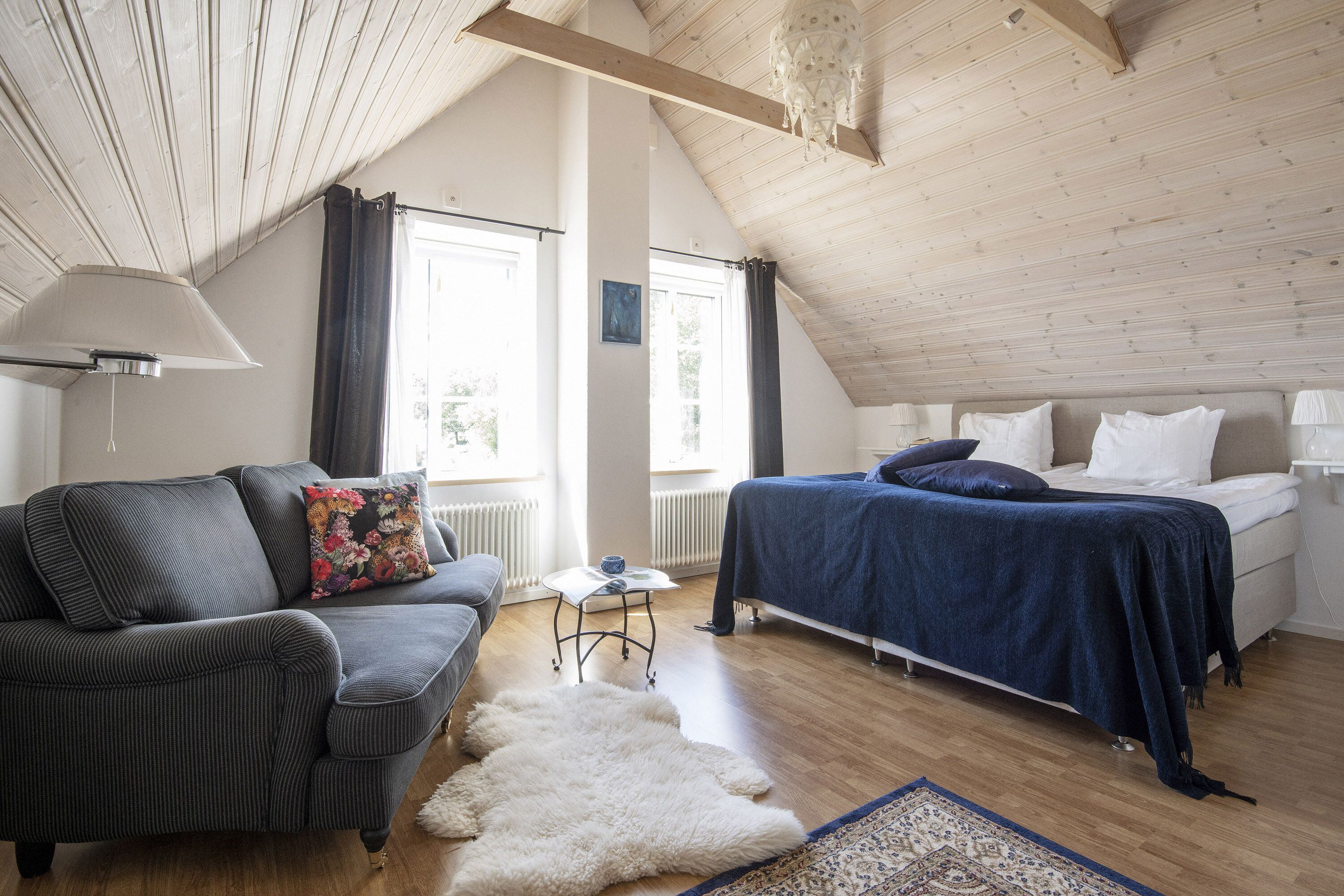 double room, bathtub | egyptian cotton sheets, premium bedding, individually decorated