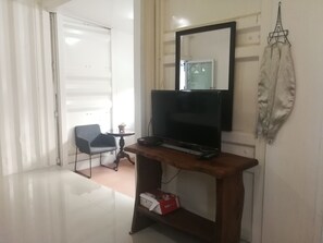 Standard Quadruple Room | Room amenity - Farsai Homestay (Lop Buri)