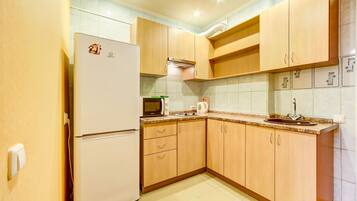 Standard-Apartment, 1 Queen-Bett | Eigene Kochnische | Kühlschrank, Mikrowelle