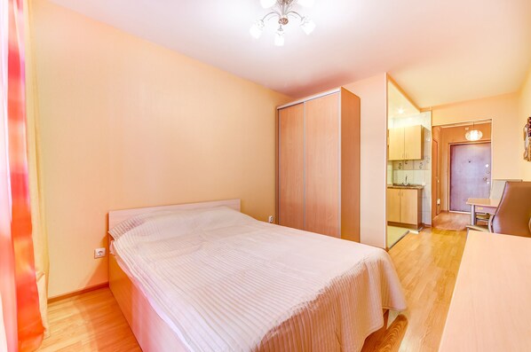 1 bedroom, iron/ironing board, free WiFi