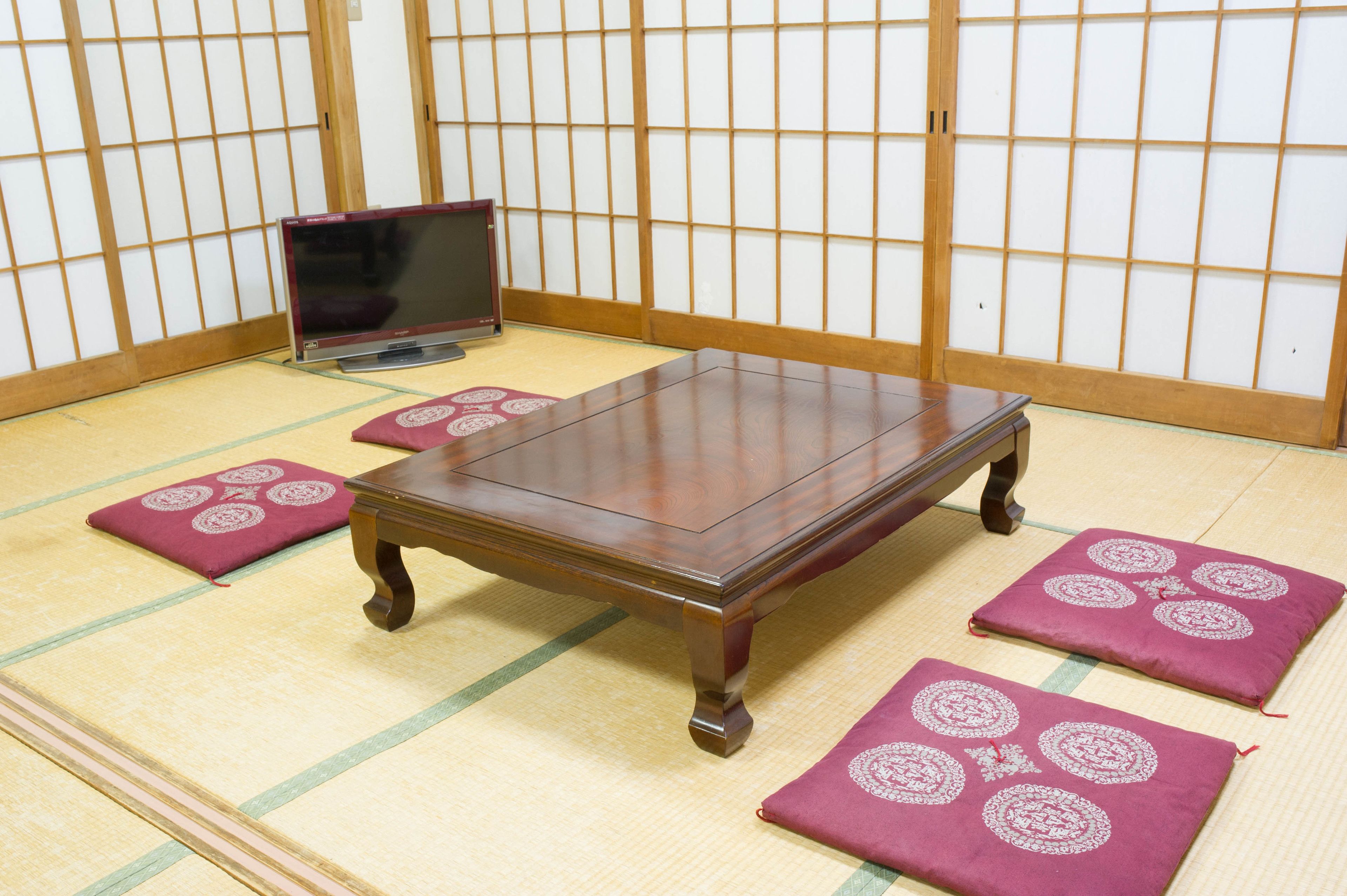 Chambre Tradition, salle de bains commune (Japanese-Style) | Coffres-forts dans les chambres, draps fournis