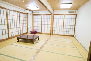 Japanese-Style Room, Shared Bathroom | In-room safe, bed sheets