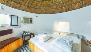 Stuga Deluxe - 1 sovrum - utsikt mot trädgården | Extrasängar och gratis wi-fi