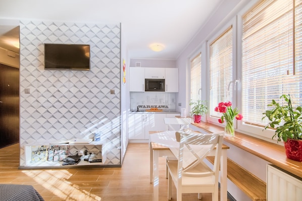 Studio Comfort | Vardagsrum | Platt-tv, Netflix och betalfilmer