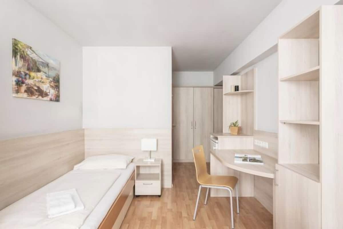 In-room safe, desk, iron/ironing board, free WiFi