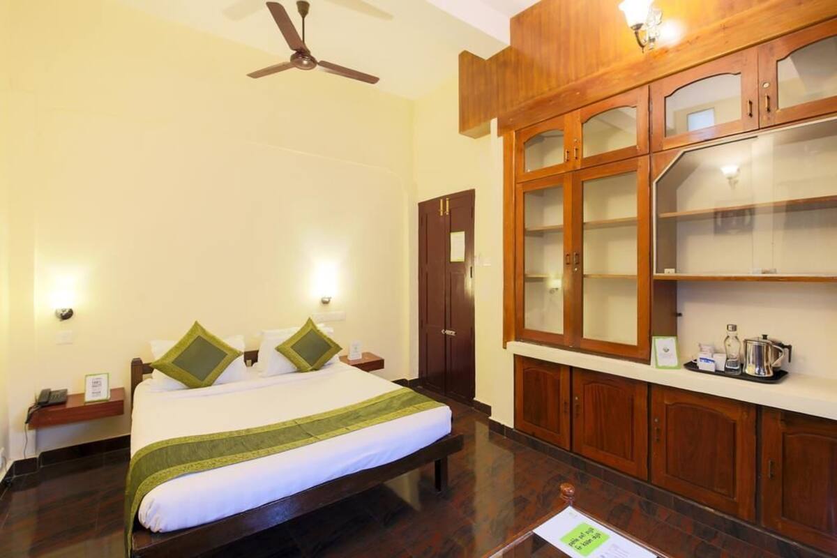 1 bedroom, premium bedding, in-room safe, desk