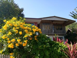 Exterior - Banchomchan (Lan Saka)