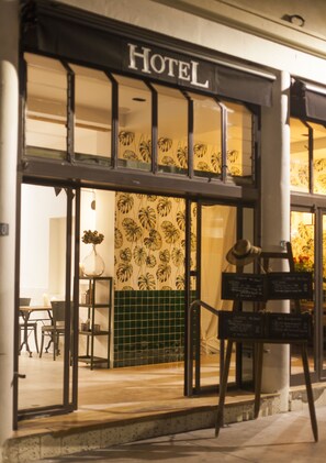 Serveert lunch en diner