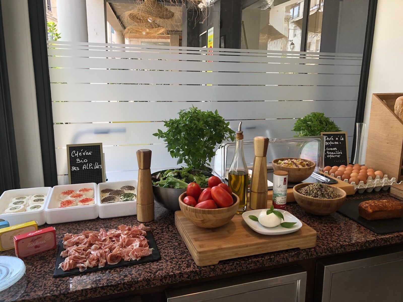 daily buffet breakfast for a fee