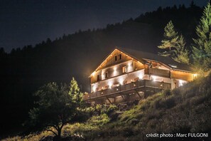 Front of property - evening/night - La Ferme du Nol (La Bresse)