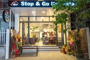 Property entrance - Stop and Go Boutique Homestay in Hue (Hue)