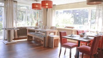 Ilmainen päivittäinen buffetaamiainen