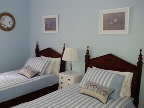 Grand House, 3 Bedrooms, Beach View | Children’s theme room