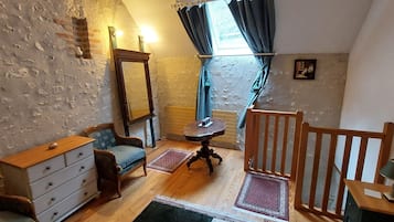 Comfort Suite, Private Bathroom, Garden View | Hypo-allergenic bedding, individually decorated, individually furnished