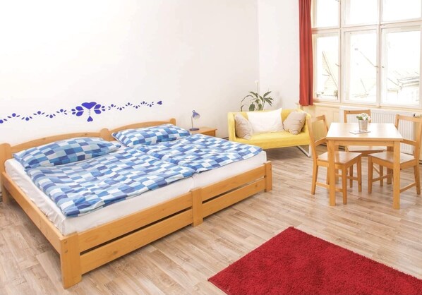 Basic Double Room, 1 Double Bed | Desk, blackout curtains, soundproofing, iron/ironing board
