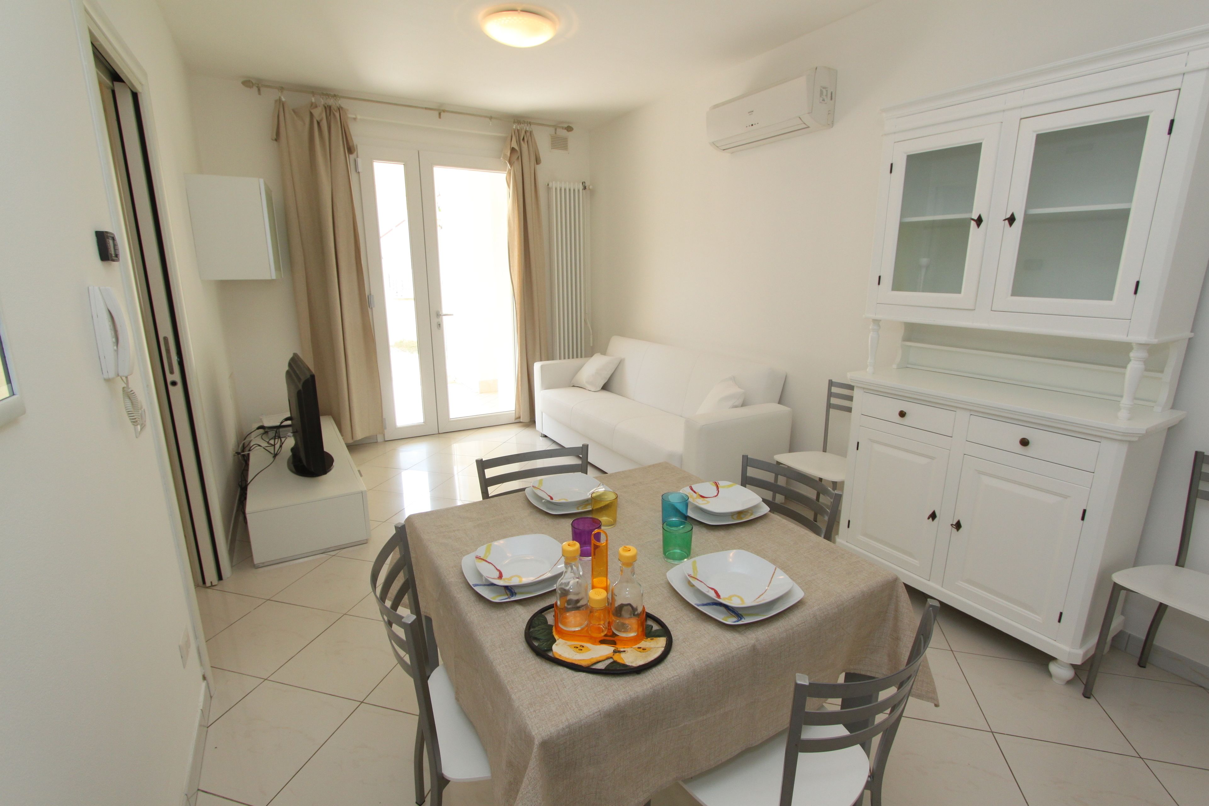 Appartamento, 2 camere da letto (Via Dolomiti 48 A/4) | Pasti in camera