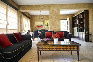 Superior Villa, 4 Bedrooms, Partial Sea View | Living area