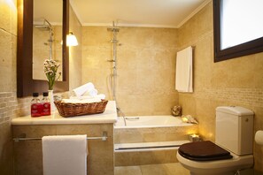 Superior Villa, 4 Bedrooms, Partial Sea View | Bathroom | Separate tub and shower, free toiletries, hair dryer, towels