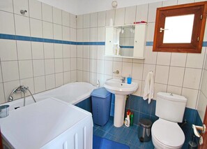 House, 4 Bedrooms, Sea View | Bathroom