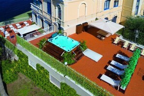 Outdoor spa tub - La Terrazza De Luxe (Sorrento)