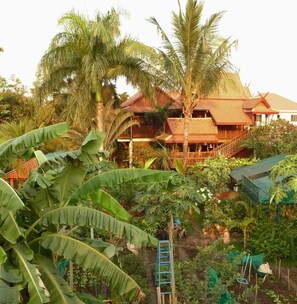 Property grounds - Golden Teak Home Resort (Chiang Mai)