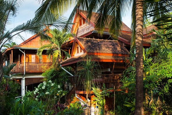 Exterior - Golden Teak Home Resort (Chiang Mai)