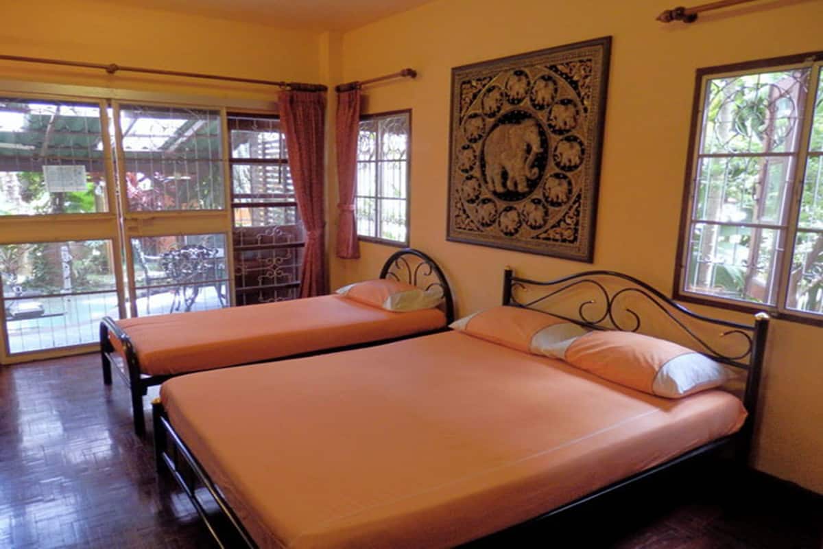 Triple Room with Balcony | 책상, 무료 WiFi, 침대 시트